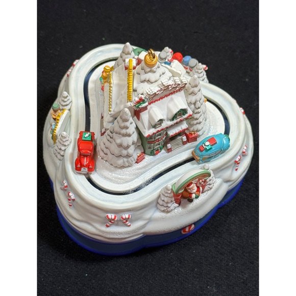 2007 Candy Cane Lane (Candy Cane Lane) Hallmark Keepsake Christmas Tree - Picture 5 of 15